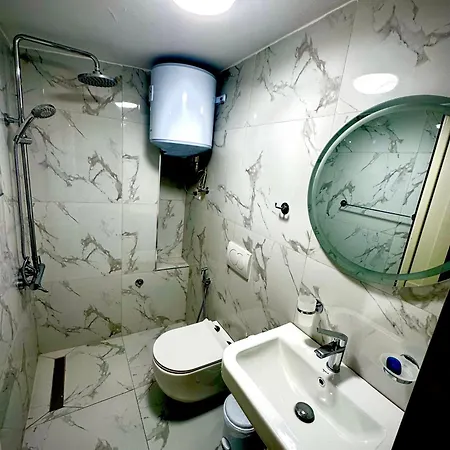 Br's New Bazaar Tirana