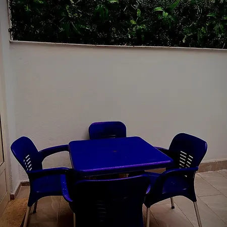 Br's New Bazaar Tirana