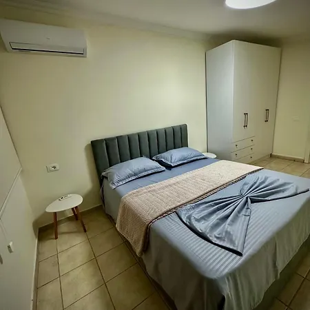 Br's New Bazaar Tirana