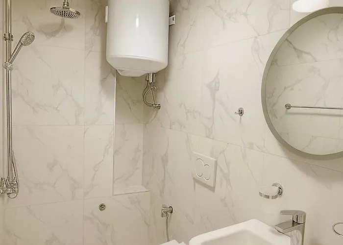 Br's New Bazaar Villa Tirana